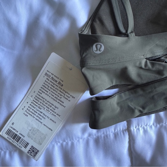 🆕💚 Lululemon Still Now Bra - Army Green - Picture 9 of 9